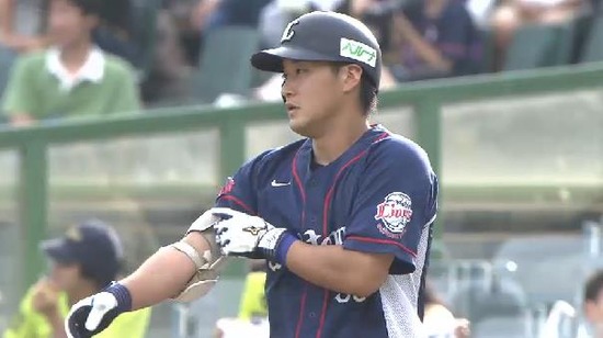 ８回表１永江２点タイムリー (2)