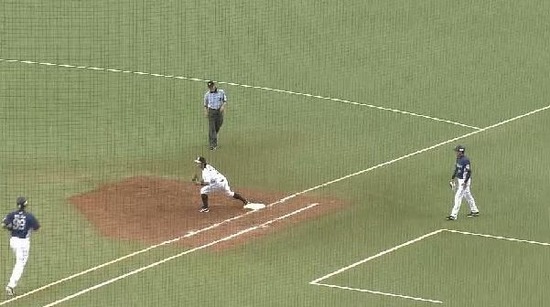 ５回裏３メヒアゲッツー (2)