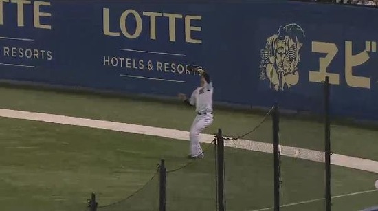 7回表6浅村ライトフライ (2)