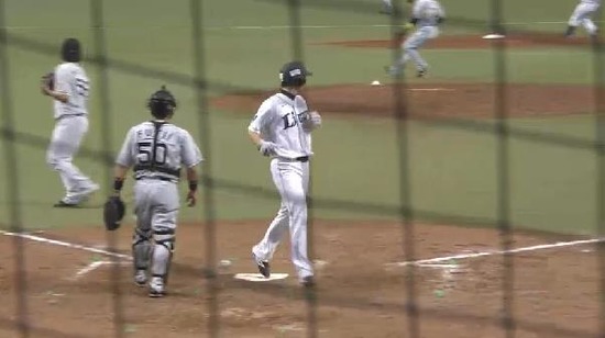 ８回裏３浅村２点タイムリー２ベース (3)