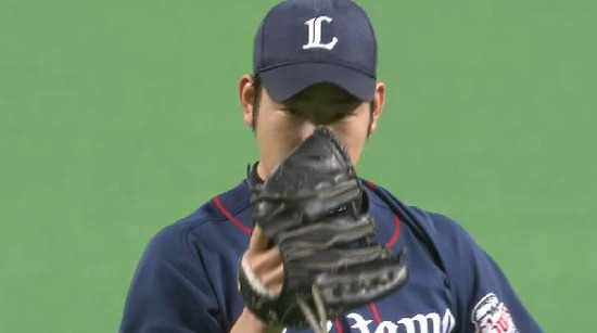 2回裏２フォアボール満塁レアード三振 (1)