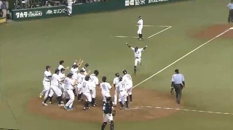 ９回裏６斎藤サヨナラ３ランｗｗｗｗ (7)