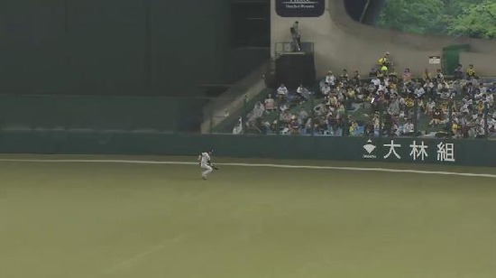 1回裏１秋山２ベース (3)