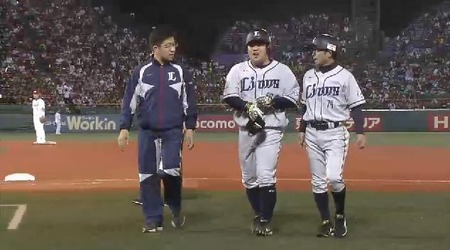 8回表2中村負傷退場