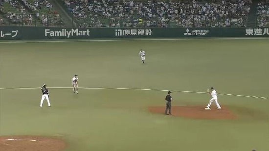 ７回表４ショートライナーゲッツー (1)