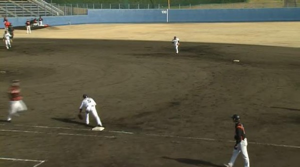 8回表1三者凡退佐藤勇 (4)
