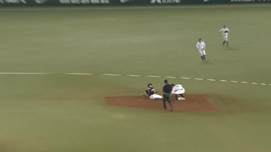 9回表1長谷川ヒット内川走塁ミス (1)