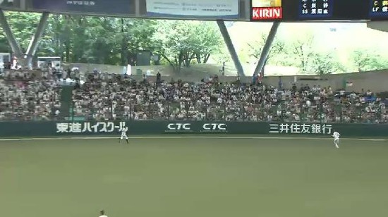 2回表１ツーアウトから四球２ベース１点 (1)