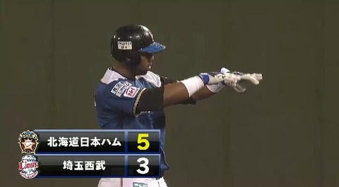 ７回表５ミランダ２点タイムリー (4)