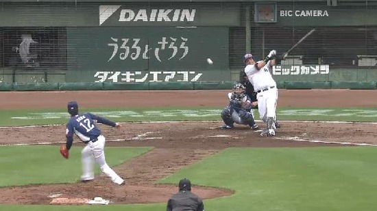 2回裏7カラバイヨタイムリー浅村負傷 (3)