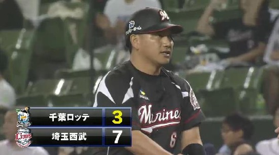 ９回表４代打井口２点タイムリー (4)