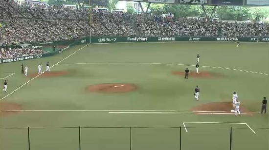 １回裏２栗山エンドラン成功１塁３塁 (1)