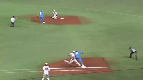 ２回裏２吉村併殺 (2)