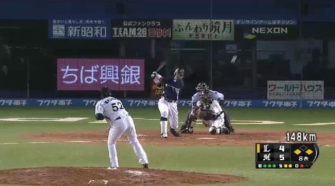 ８回表５栗山内野安打１点 (1)