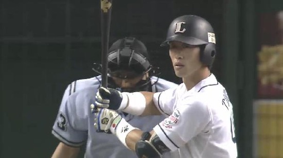 ８回裏１外崎プロ初ヒット (1)