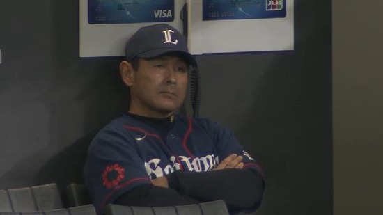 ６回裏１ヒットとフォアボール０アウト１塁２塁 (1)