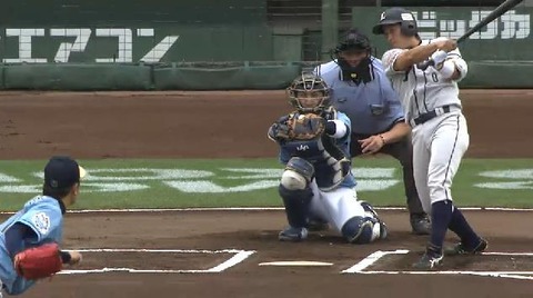 ６回表１渡辺２ベース (3)