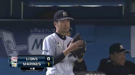 4回裏2大嶺弟犠牲フライ (1)