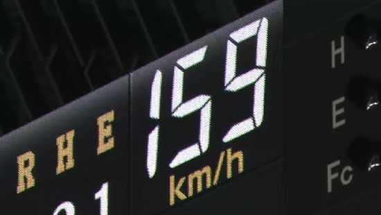 ６回裏１栗山三振 (4)