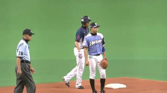 ６回表１秋山フォアボール栗山バント (2)