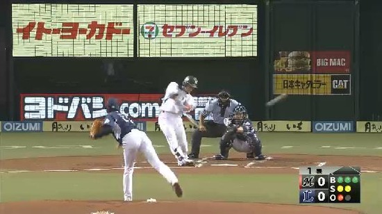 1回表１鈴木２ベース (1)