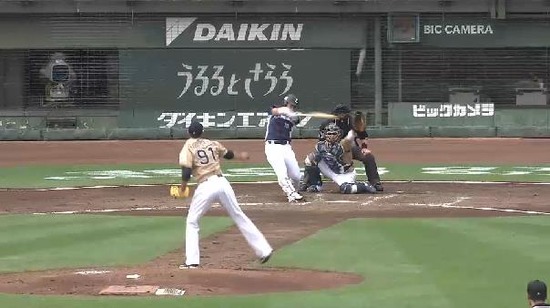 ３回表４森犠牲フライ (3)