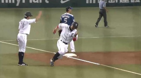 ３回裏２秋山ヒット杉谷エラーで先制 (1)