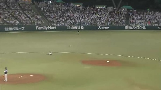 １回裏１秋山ヒット (1)