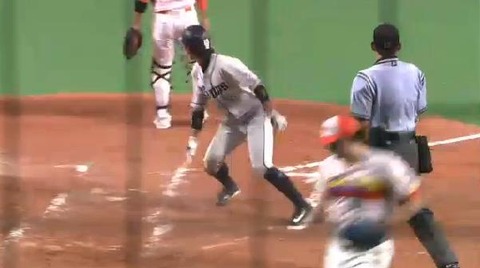 ４回表１林崎タイムリー (2)