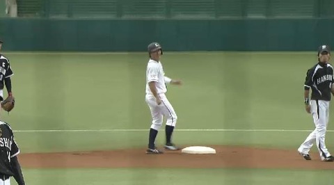 6回裏2ワイルドピッチ (1)