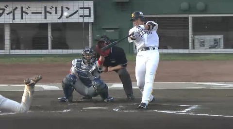 １回内川HR (2)
