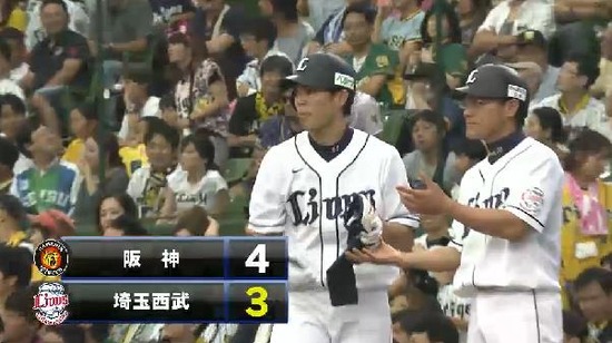 ７回裏４秋山タイムリー (1)