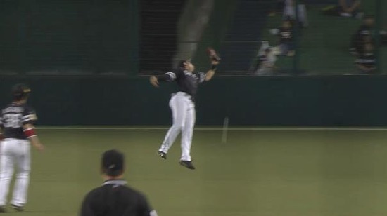 ３回裏１浅村四球おかわりフライ柳田目測誤る (3)