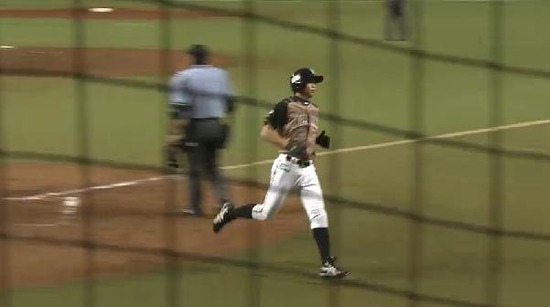 3回表5犠牲フライ (1)
