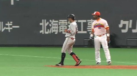 ５回表１鬼崎ヒット (1)