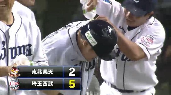 10回裏４中村３ランさよなら (6)