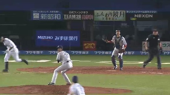 ４回裏２併殺 (1)