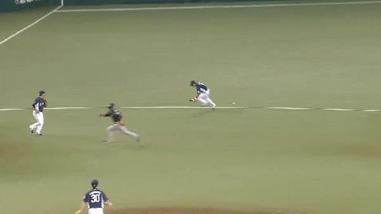 ７回表５デスパイネ内野安打2点 (4)