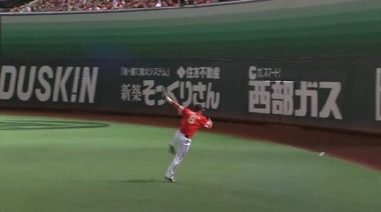 5回表1炭谷2ベース (2)