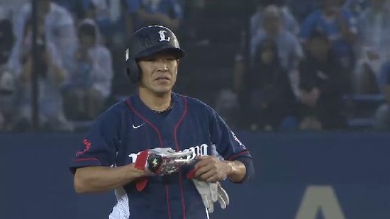 3回表1脇谷2ベース (4)