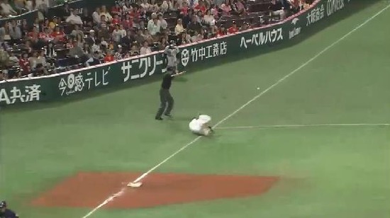 ４回表８おかわり２点タイムリー２ベース (4)