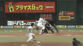 ８回裏２脇谷タイムリー (1)