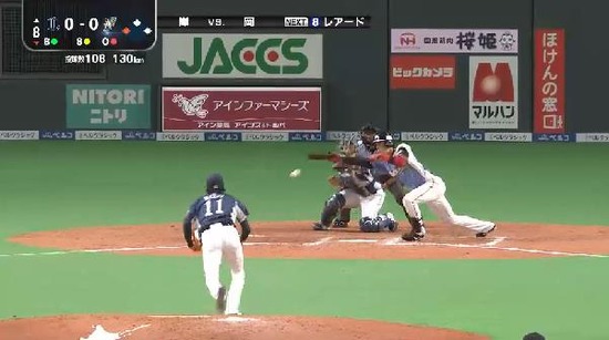 ８回裏３岡スクイズ成功 (1)