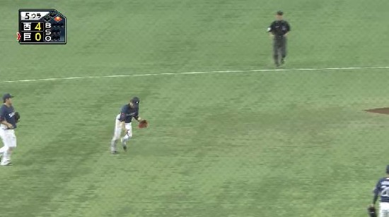 ５回裏１先頭坂本内野安打 (2)