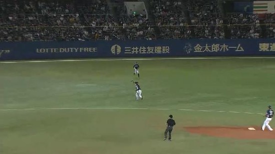 8回裏3福浦ショートフライゲッツー (2)