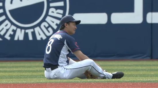 ６回裏１渡辺送球エラー１塁２塁 (1)