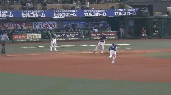 ９回裏３渡辺エラー (2)