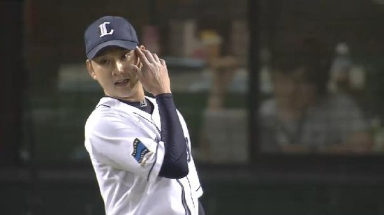 ４回表３イデホタイムリー２ベースアウトローいっぱい (4)