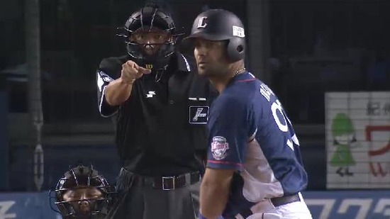 5回表1メヒア2ラン (1)