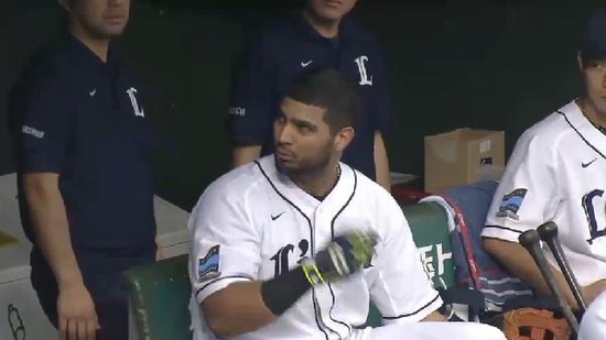 ４回裏１メヒアHR (6)